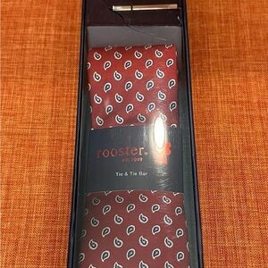 Rooster Men's Red Paisley Tie with Tie Bar